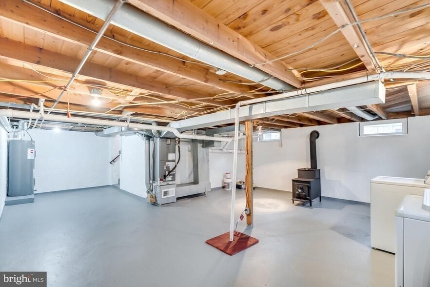 Building Photo - 822 Warburton Ln