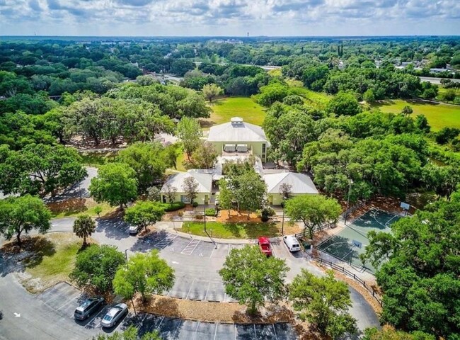 Building Photo - 2462 Briar Oak Cir