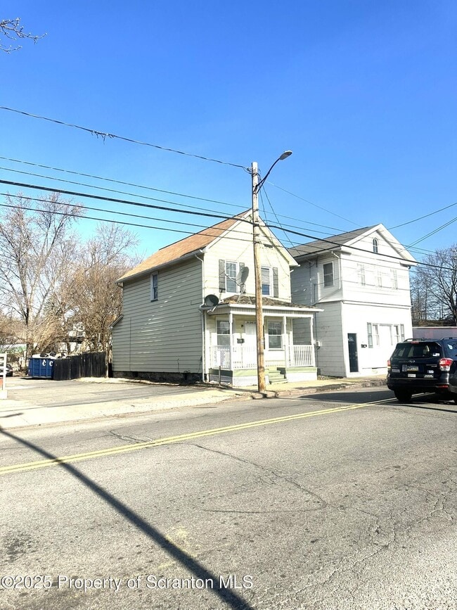 Building Photo - 539 Hazle St