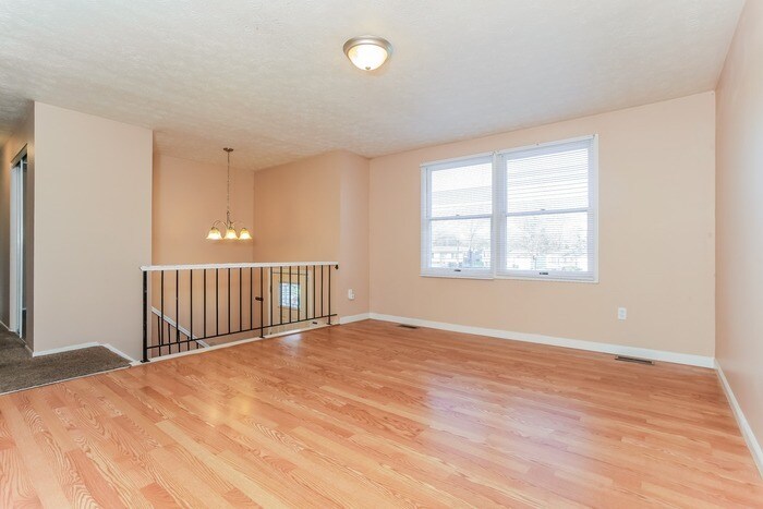 Building Photo - 2763 Quaker Ct