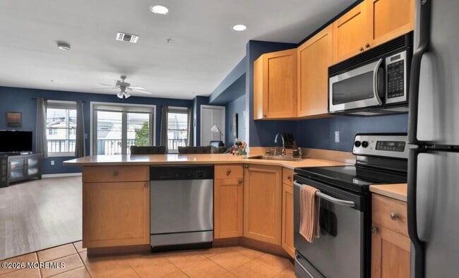 Building Photo - 1810 Central Ave