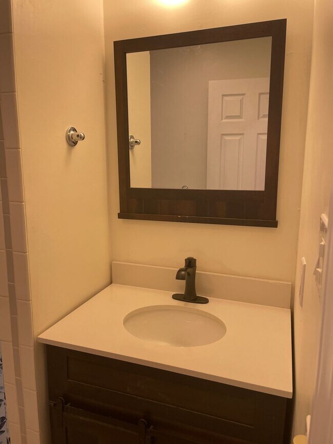 Building Photo - 4 BR 3 BA house on corner lot