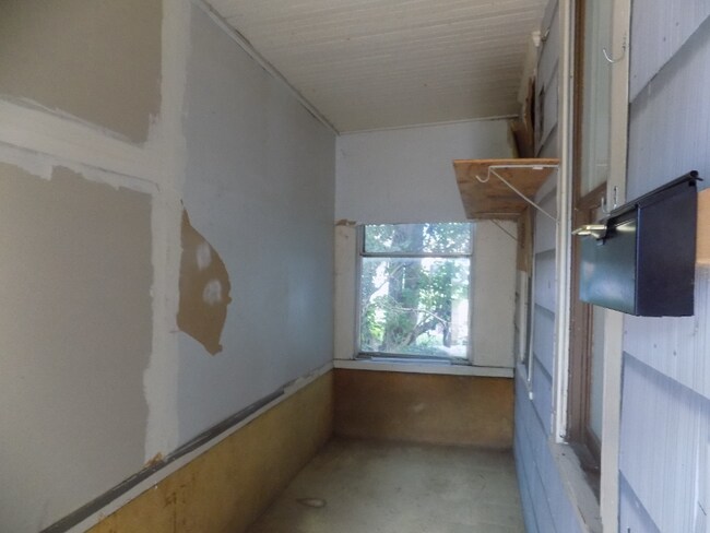 Building Photo - 209 Paul Ave N