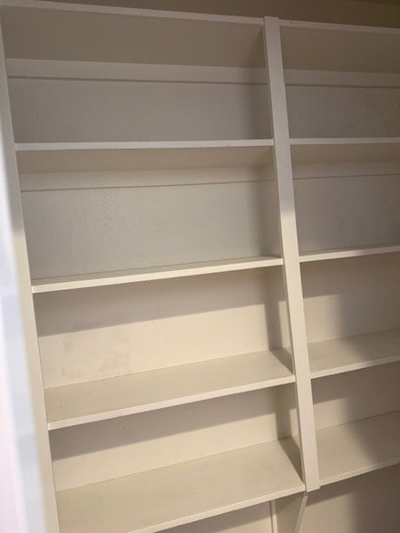 Building Photo - 1402 W Pecan Ave