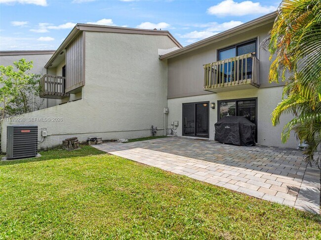 Building Photo - 10548 SW 112th Ave