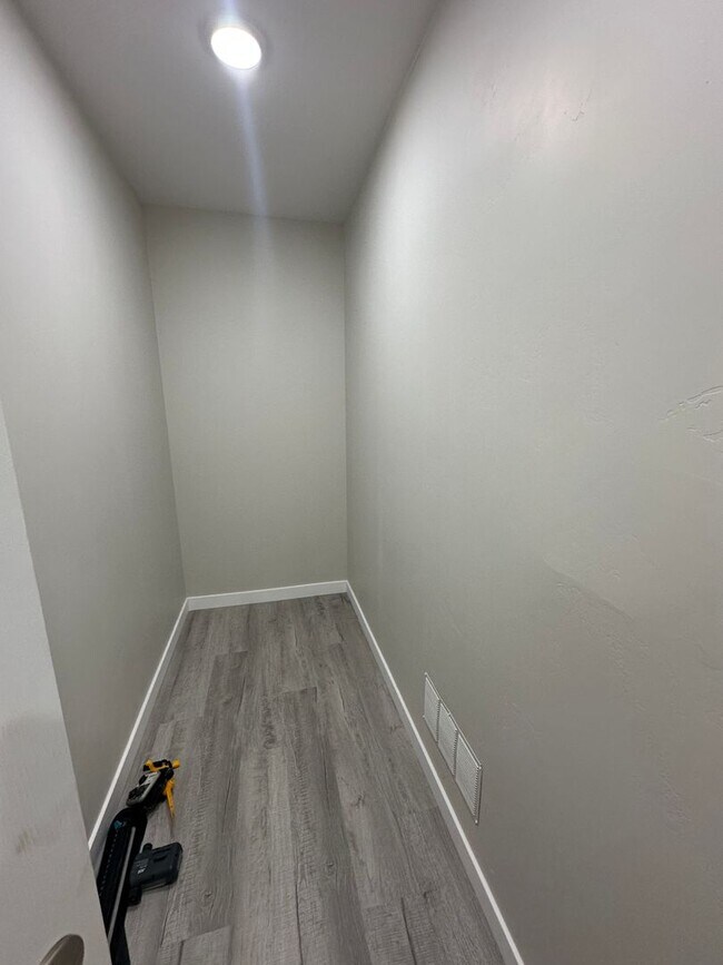 Building Photo - Brand New & Inviting 2 Bedroom, 2 Bathroom Unit in St. Anthony! ($200 OFF FIRST MONTHS RENT!!!)