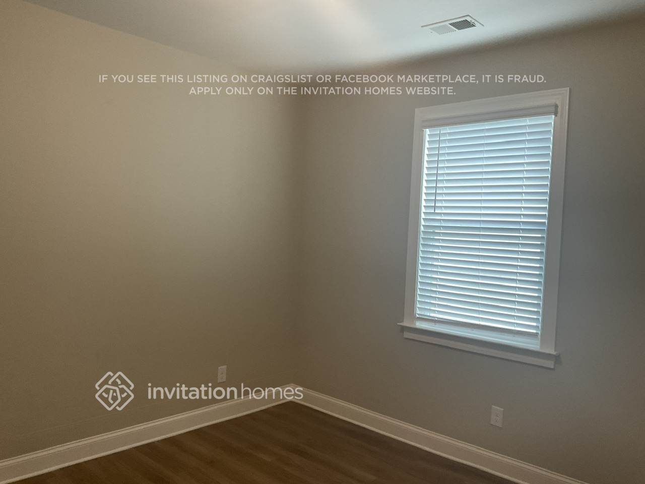Building Photo - 215 Caledonia Ct