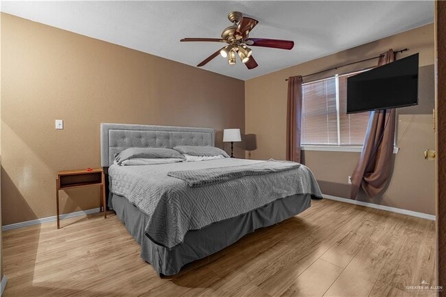Building Photo - 1804 Oasis Dr