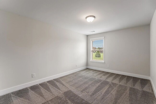 Building Photo - Exquisite Executive Home in the Heart of S...