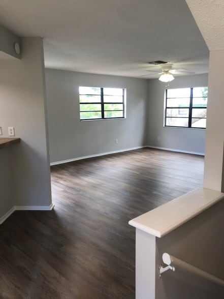 Building Photo - 812 E Gulf Blvd