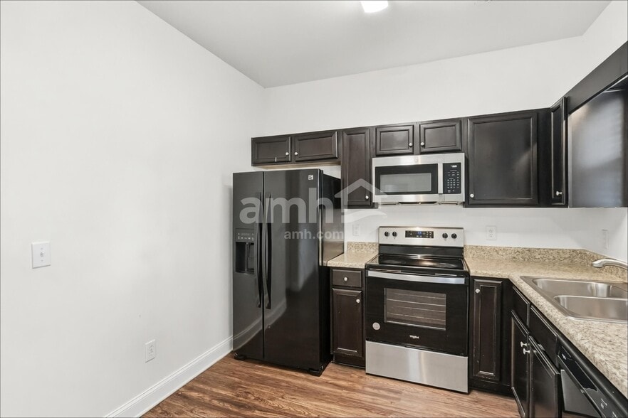 Building Photo - 1706 Antebellum Dr