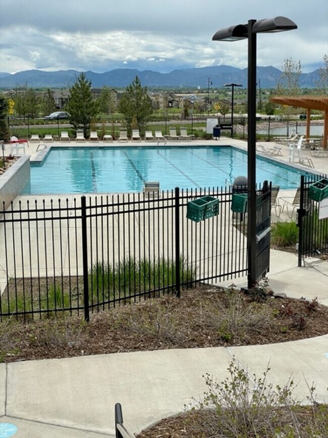 Building Photo - Gorgeous Colliers Hill Home