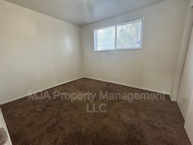 Building Photo - 1784 W 400 N