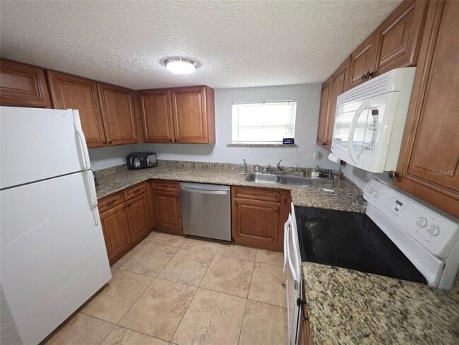 Building Photo - 4425 Fairview Ave