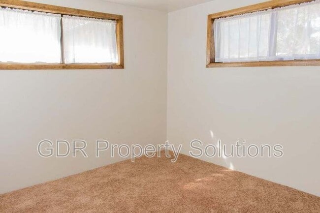 Building Photo - 305 Wilshire Dr SW