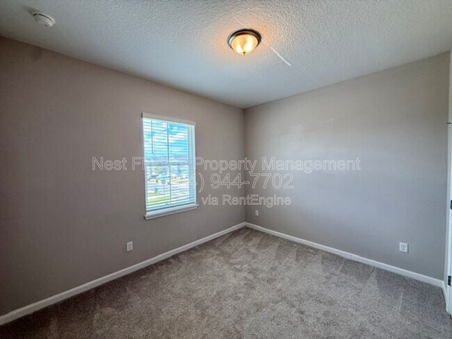 Building Photo - 427 Brandon Lks Dr