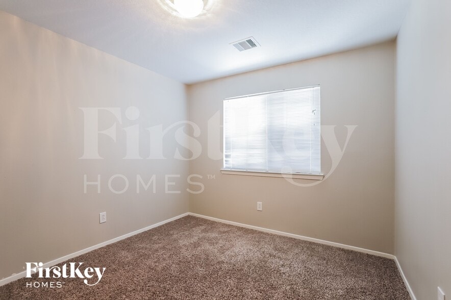 Building Photo - 6217 Lone Prairie Way