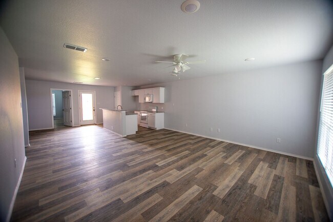 Building Photo - New Beginnings Start at AMRR: 3 Bedroom in Hill Valley!