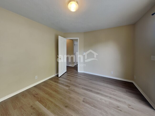 Building Photo - 1364 N El Camino Ave