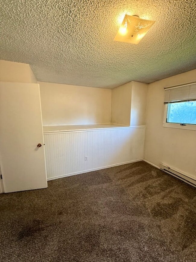 Building Photo - 3 Bedroom, 2 Bathroom Duplex- 5 minute walk from MSU - Flexible Lease Terms - 6 Months, 9 Months ...