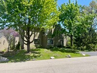 Building Photo - 275 Hickory Ln