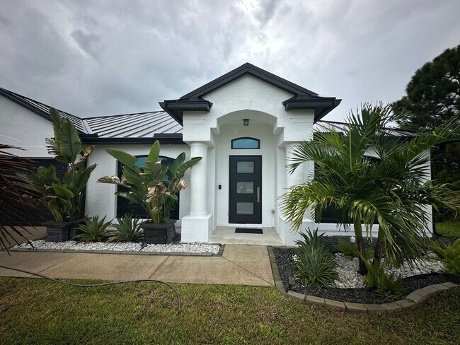 Building Photo - Modern 3-Bedroom Single-Family Home for Re...