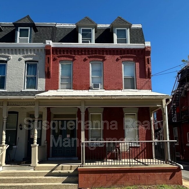 Primary Photo - 15 Pearl St