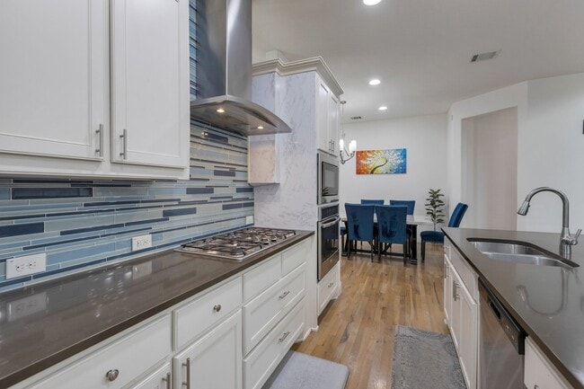 Building Photo - 2464 Castle Ridge Dr