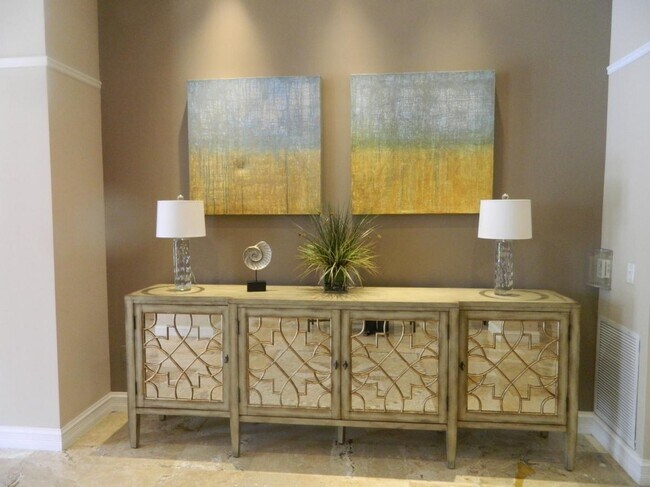 Building Photo - 460 S Rosemary Ave