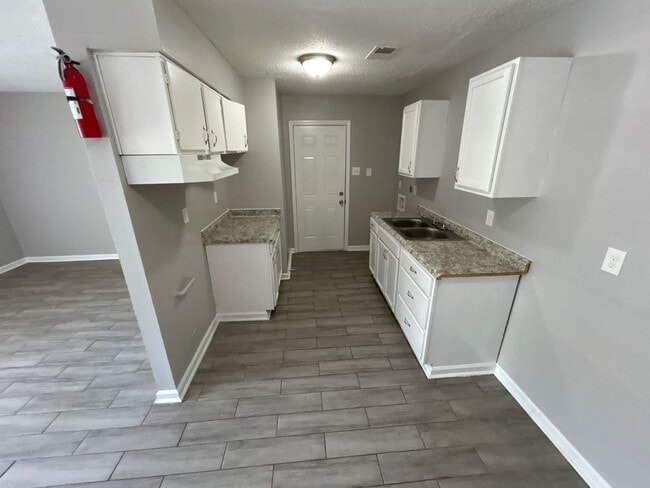 Building Photo - 3109 Radford Rd