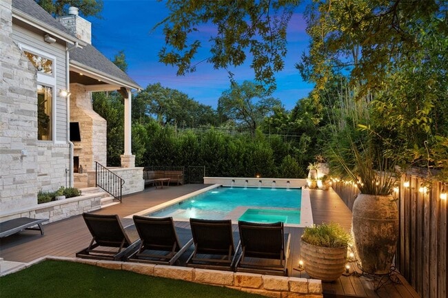 Building Photo - 1002 Meriden Ln