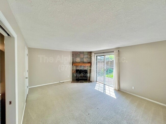 Building Photo - 14597 SW 81st Ave