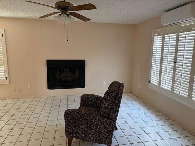 Building Photo - 9209 W Glen Oaks Cir N