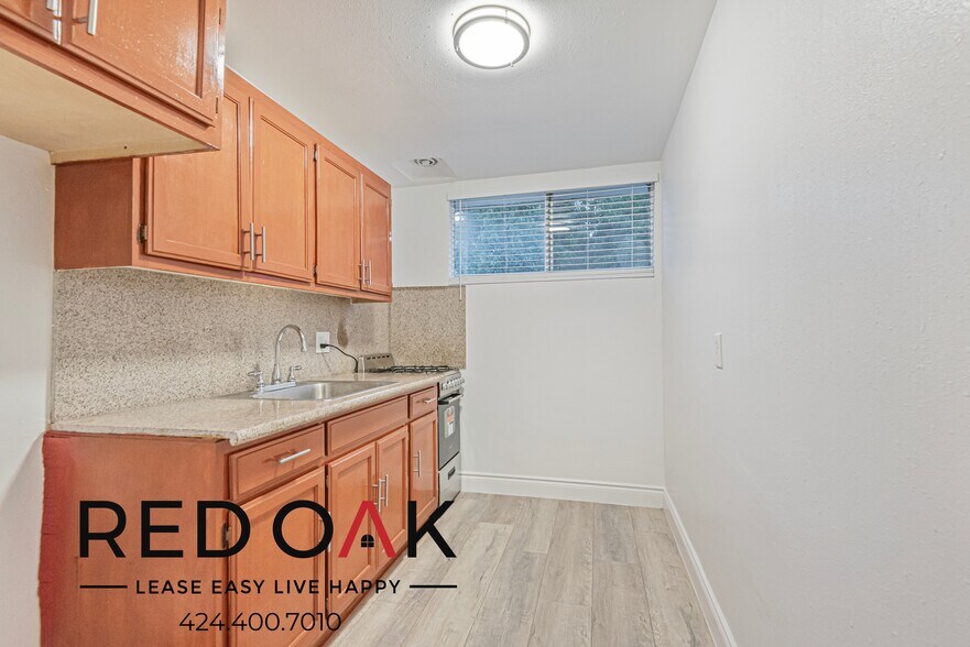 Building Photo - 12211 Manor Dr
