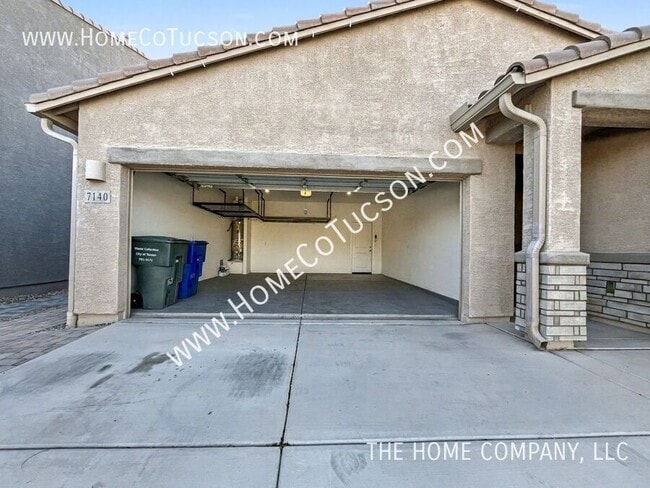 Building Photo - 7140 S Via Gaucho Viejo