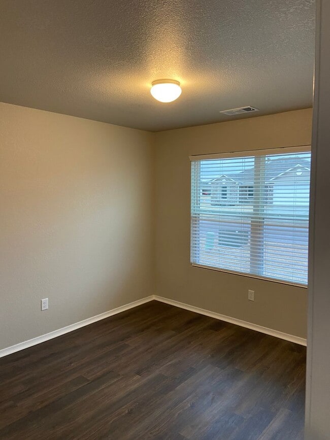 Building Photo - 3828 Travers Ln