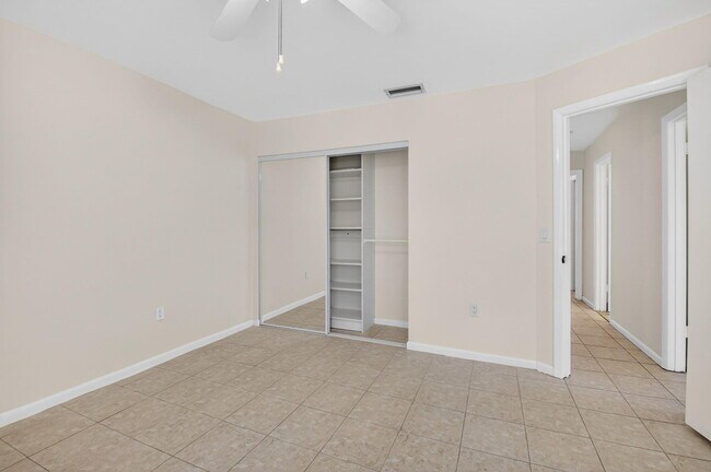 Building Photo - 10157 La Reina Rd