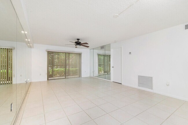 Building Photo - 3525 S Ocean Blvd