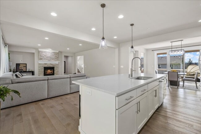Building Photo - Luxury Living at Sagebrook