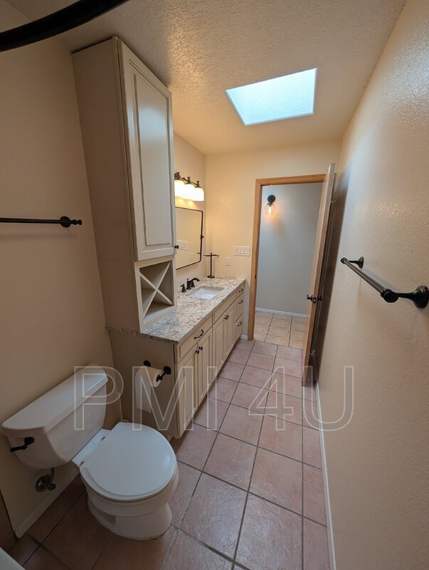 Building Photo - 12612 Carmel Ct NE