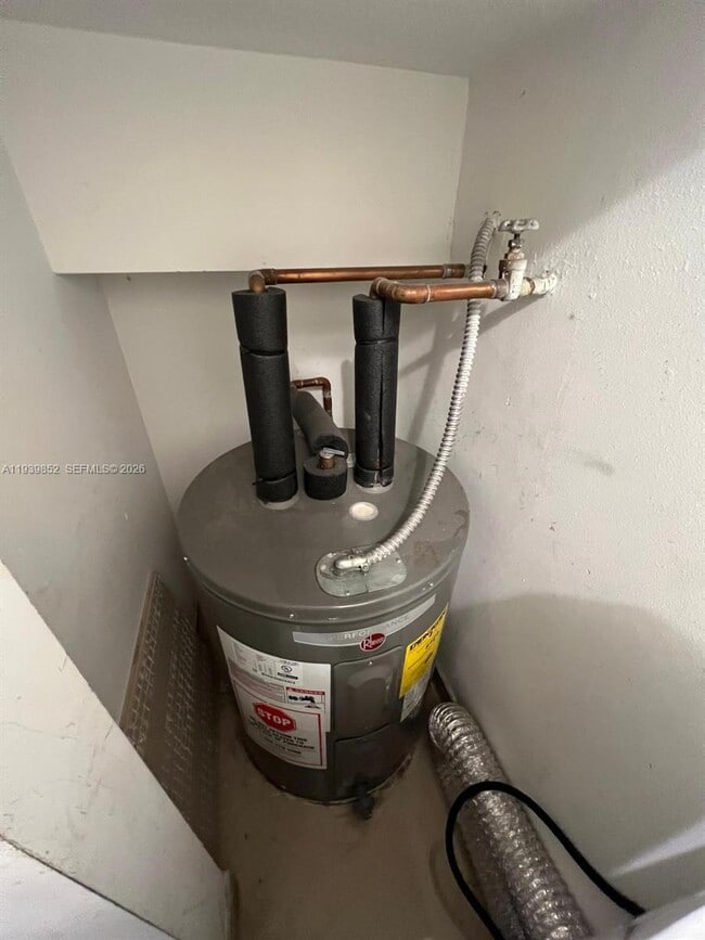 Building Photo - 721 SW 107th Ave