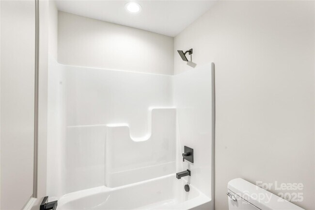 Building Photo - 2718 Mayfair Ave