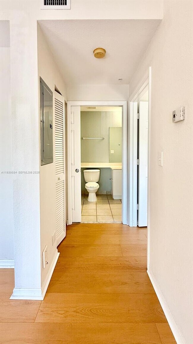 Building Photo - 2807 Veronia Dr