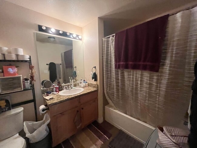 Building Photo - Fantastic Condo in Central Fort Collins