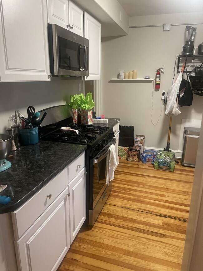 Building Photo - 127 E State St