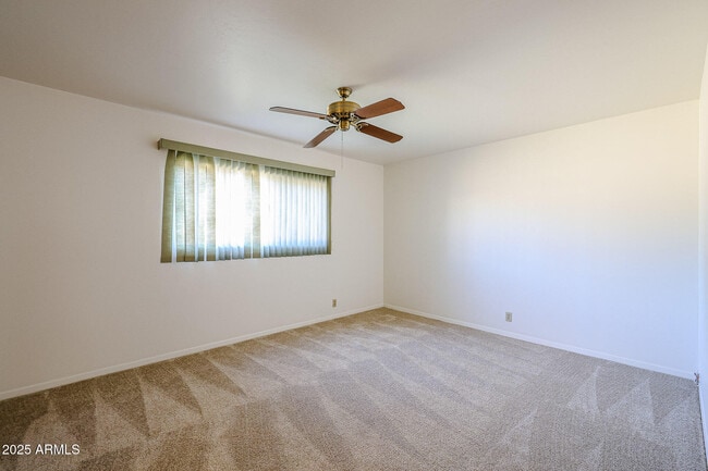 Building Photo - 2324 West Myrtle Ave