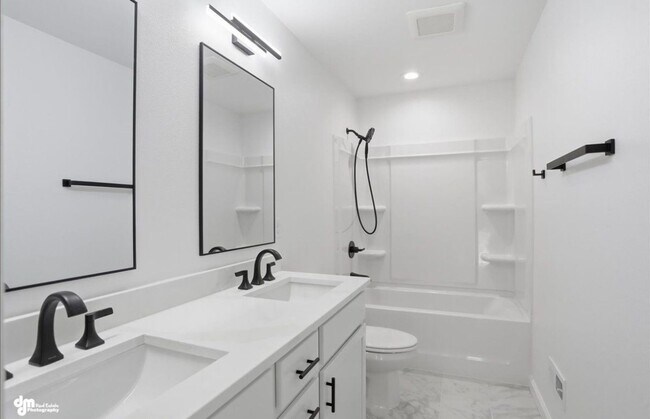 Building Photo - 336 Ashbrook Dr