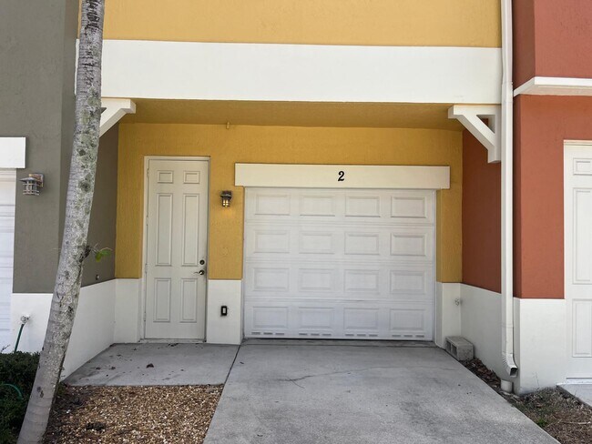 Building Photo - 767 Millbrae Ct