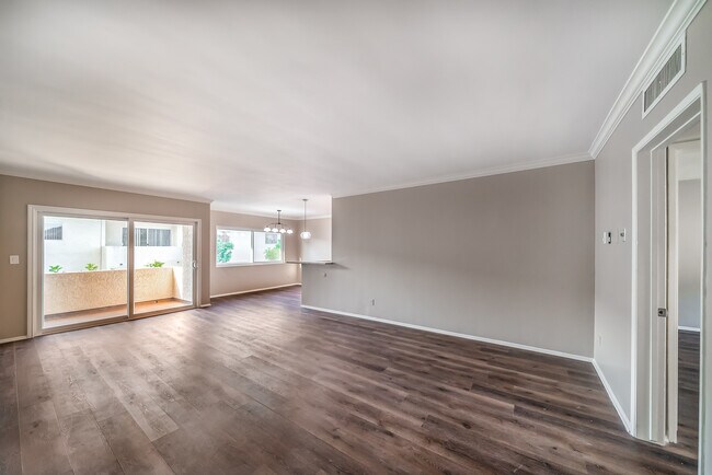 Building Photo - 5328 Newcastle Ave