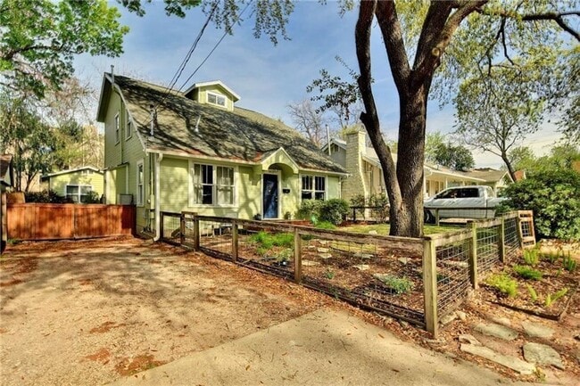 Building Photo - 4412 Barrow Ave